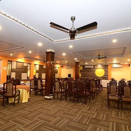Hotel Little Palace Dibrugarh エクステリア 写真