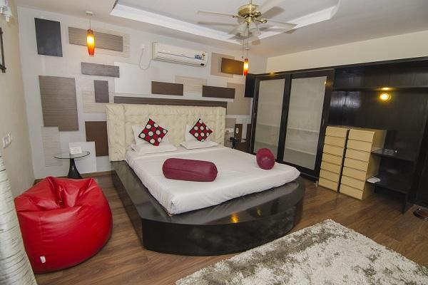 Hotel Little Palace Dibrugarh エクステリア 写真
