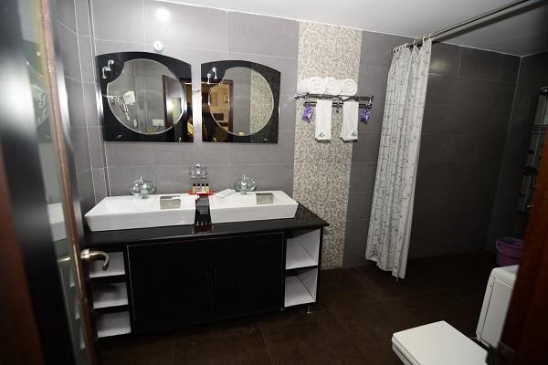 Hotel Little Palace Dibrugarh エクステリア 写真