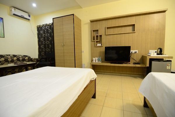 Hotel Little Palace Dibrugarh エクステリア 写真