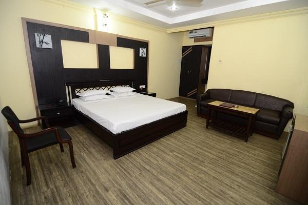 Hotel Little Palace Dibrugarh エクステリア 写真