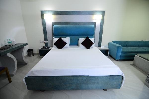 Hotel Little Palace Dibrugarh エクステリア 写真