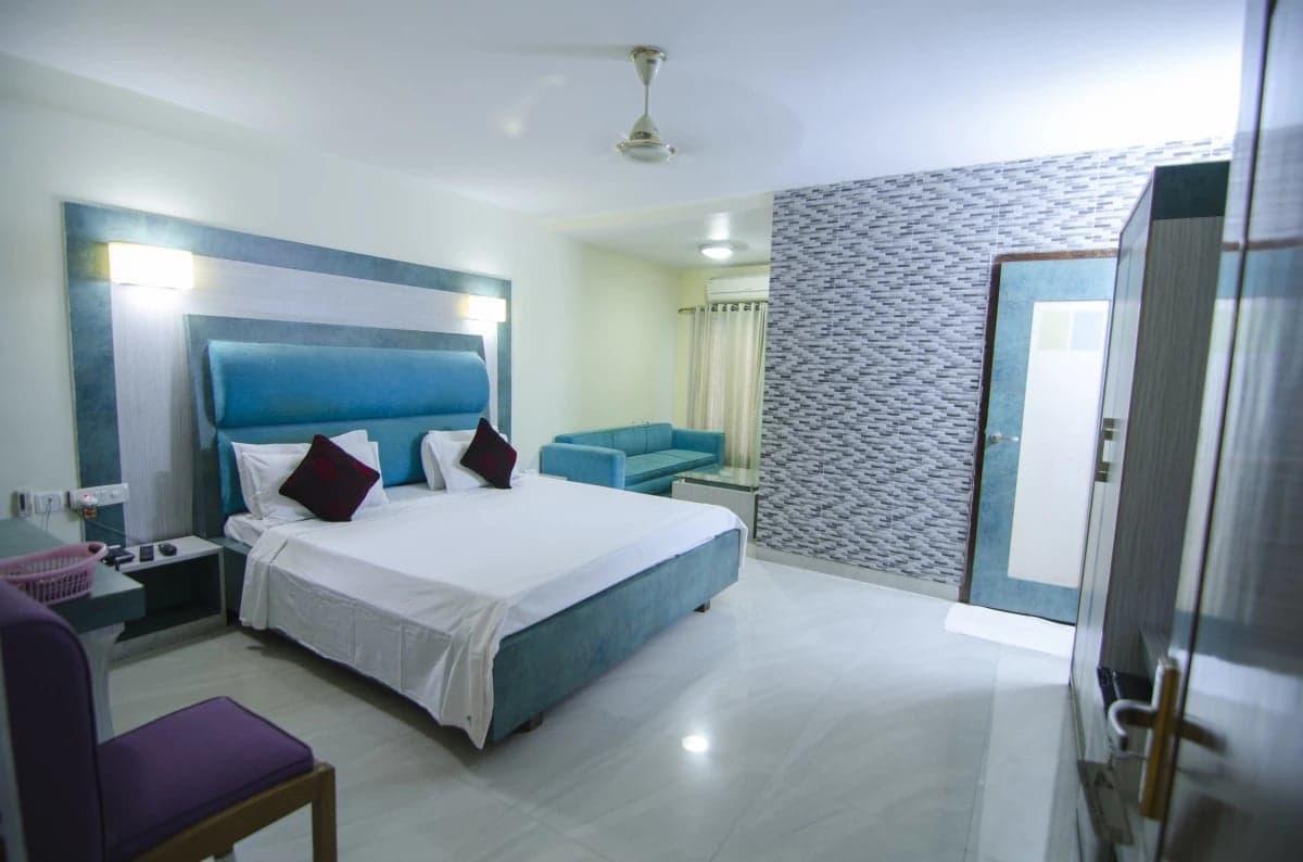 Hotel Little Palace Dibrugarh エクステリア 写真